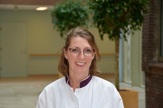 <p>Caroline Kurstjens, secretaresse poli orthopedie,<br />aan het woord</p>